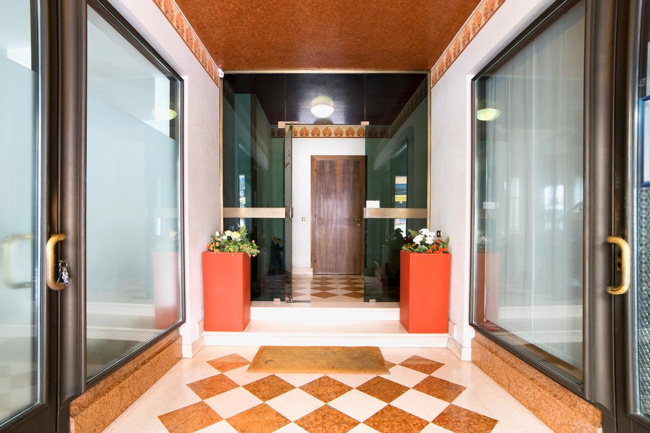 Holiday Treviso Suite Venezia Εξωτερικό φωτογραφία